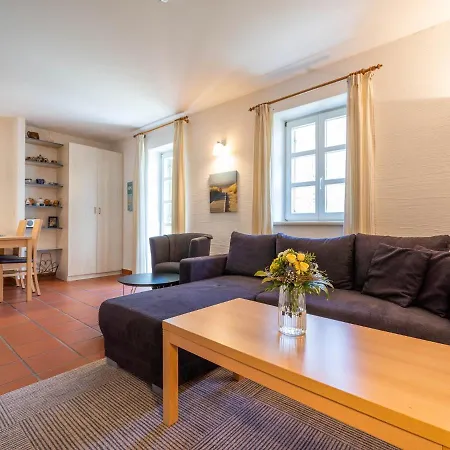 Rugana - Komfortplus Mit 1 Schlafzimmer Und Terrasse A02 アパート *